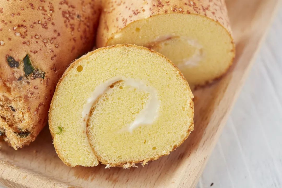 新品美味好吃到没盆友的芝士松松卷买二送一啦