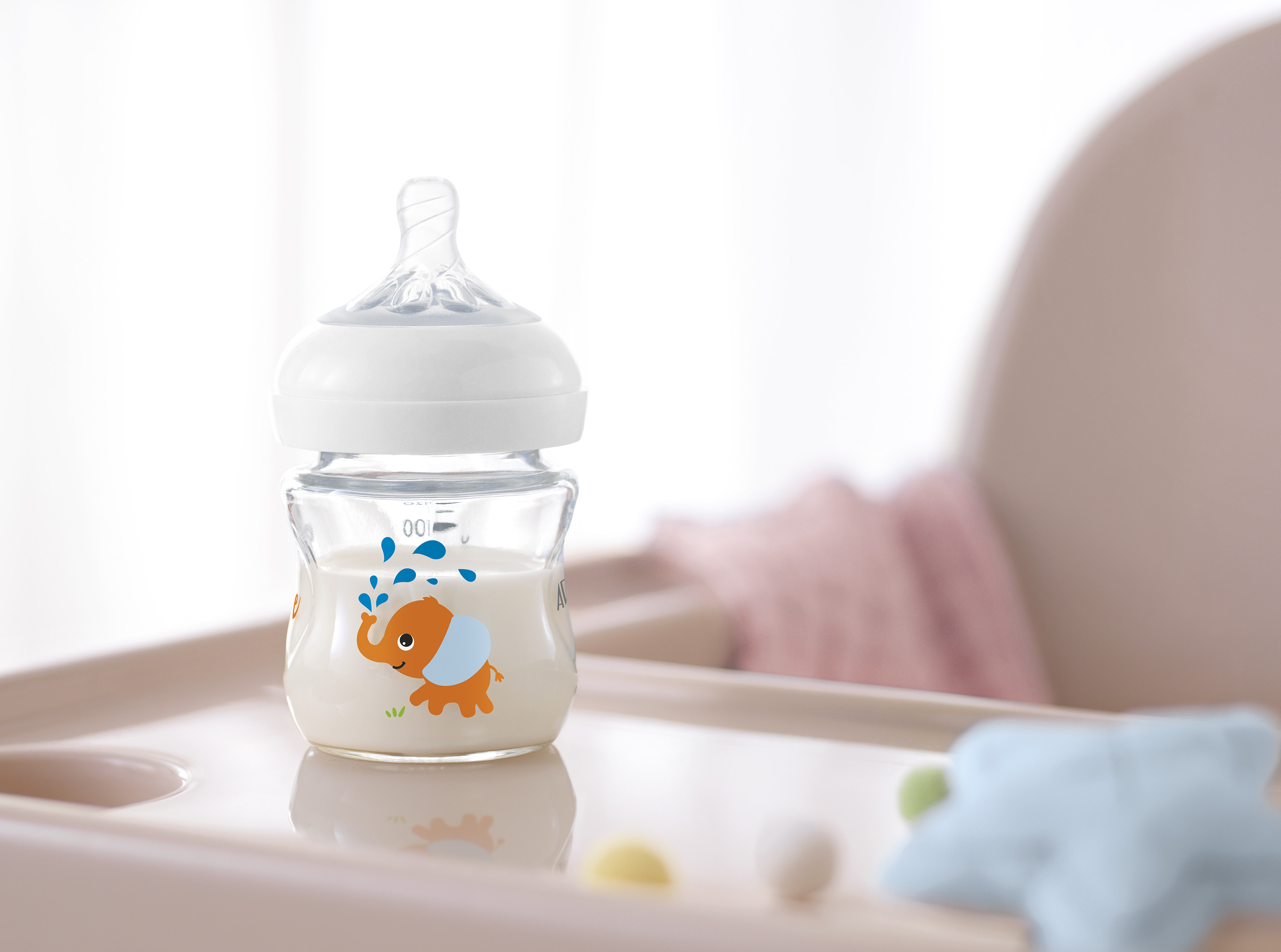 喂养萌娃还是新安怡海马彩绘宽口径奶瓶6