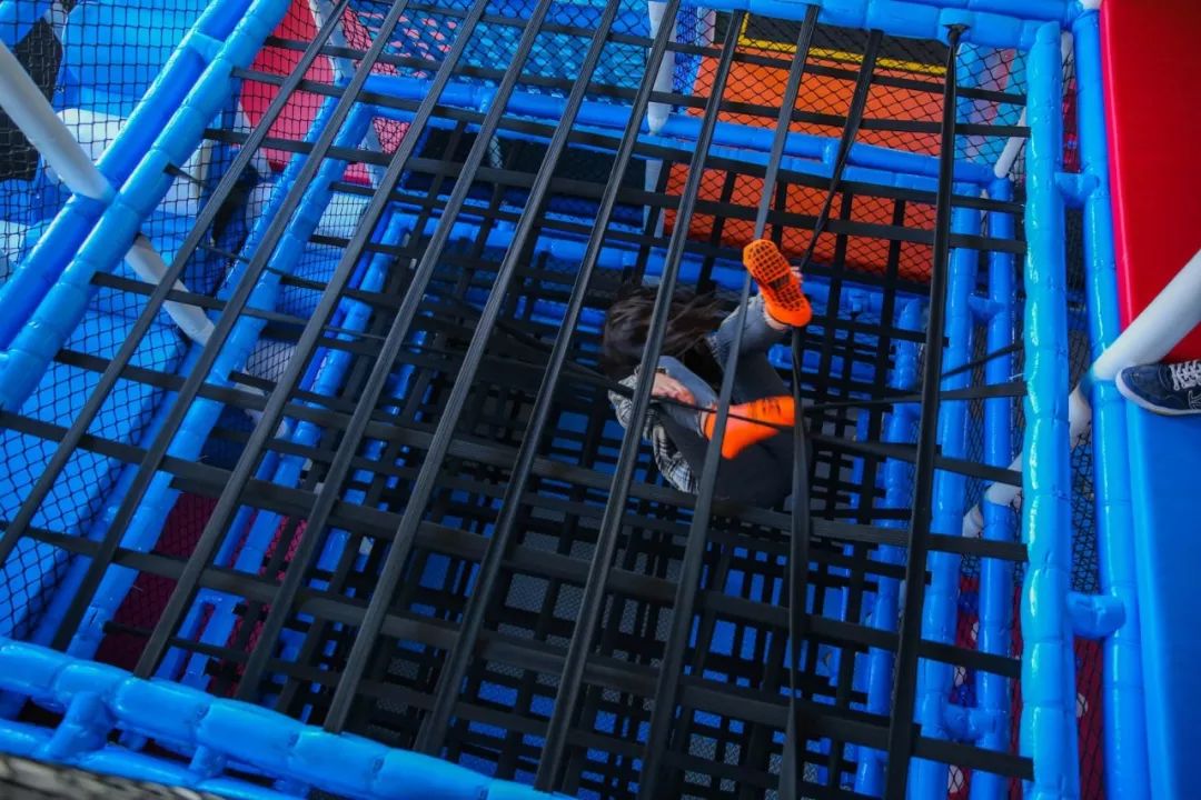 金昌首家火爆抖音的蹦床主题公园来了有话我们床上说