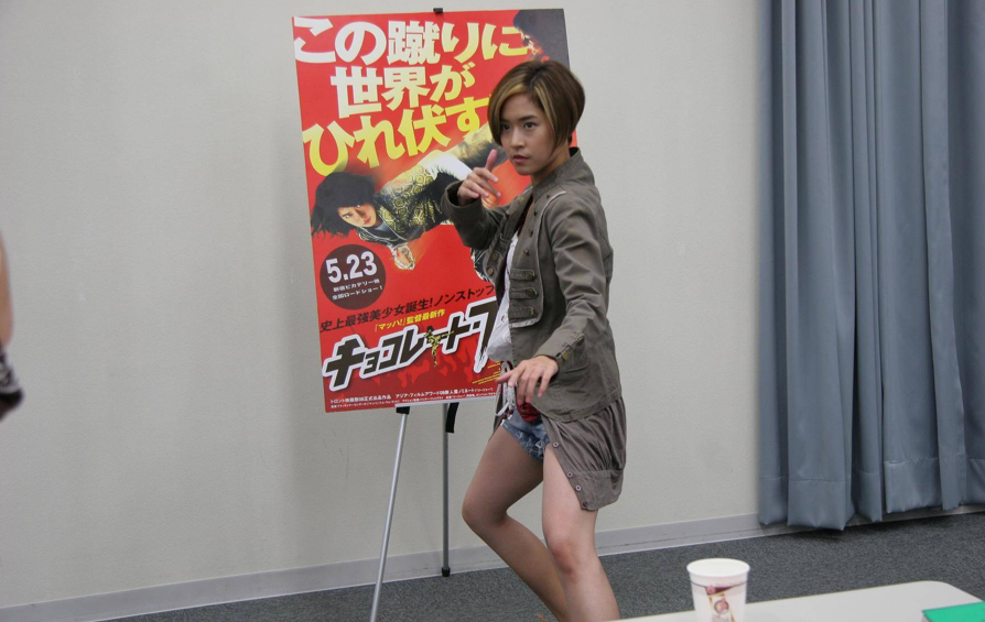 女拳霸打女现身成龙电影周35岁身材依美打戏仅次于托尼贾