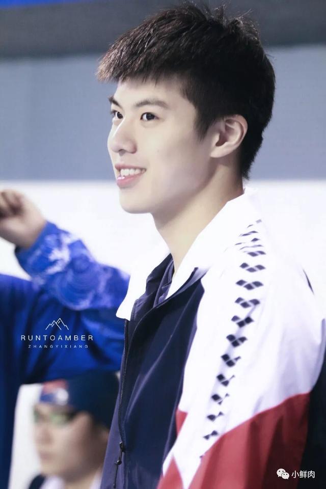 别总盯着宁泽涛孙杨,这枚00后游泳小将火了,颜值身材不输他们_张翼祥