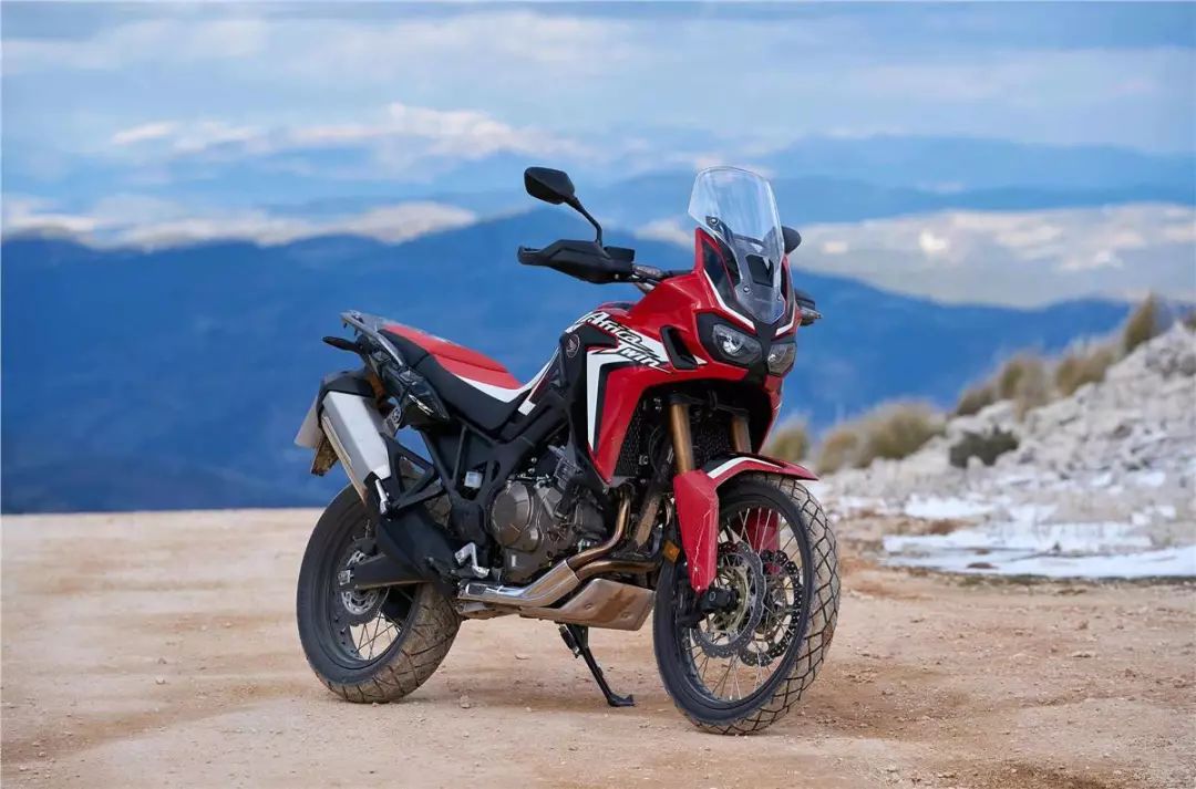 超萌大眼睛,纯正探险非双即将升级——africa twin(非洲双缸)改款预告