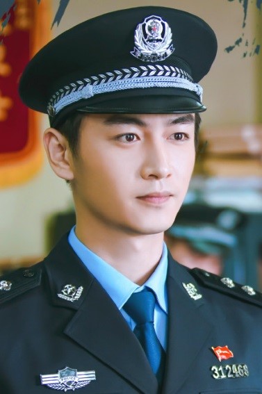 《一场遇见爱情的旅行》中防爆技能满分的卧底缉毒警察 金sky《陆战之