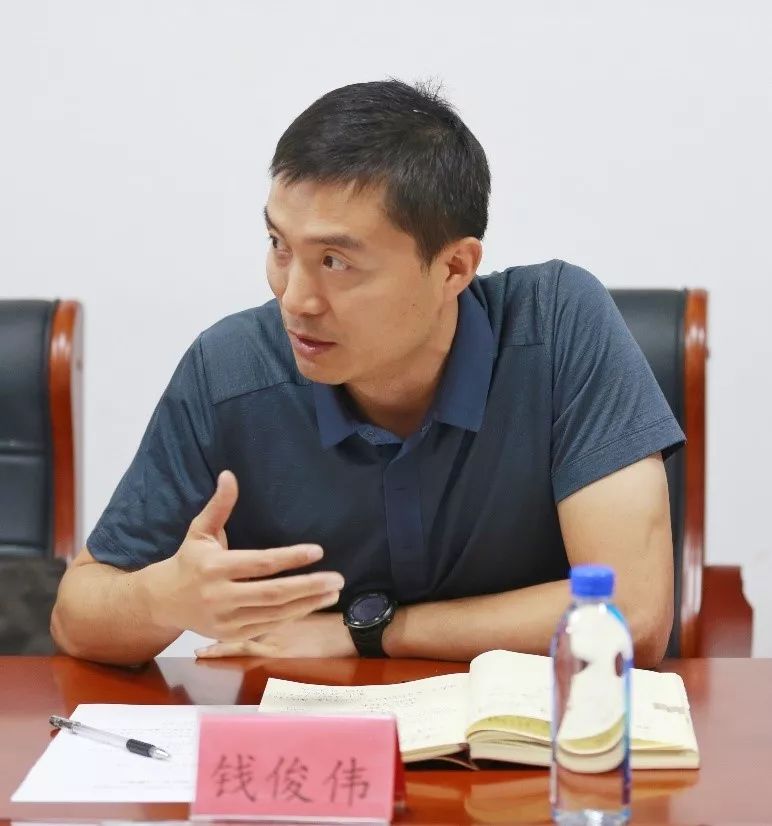 体育教研部主任钱俊伟钱俊伟主任表示,本次主题教育涉及面广,力度深