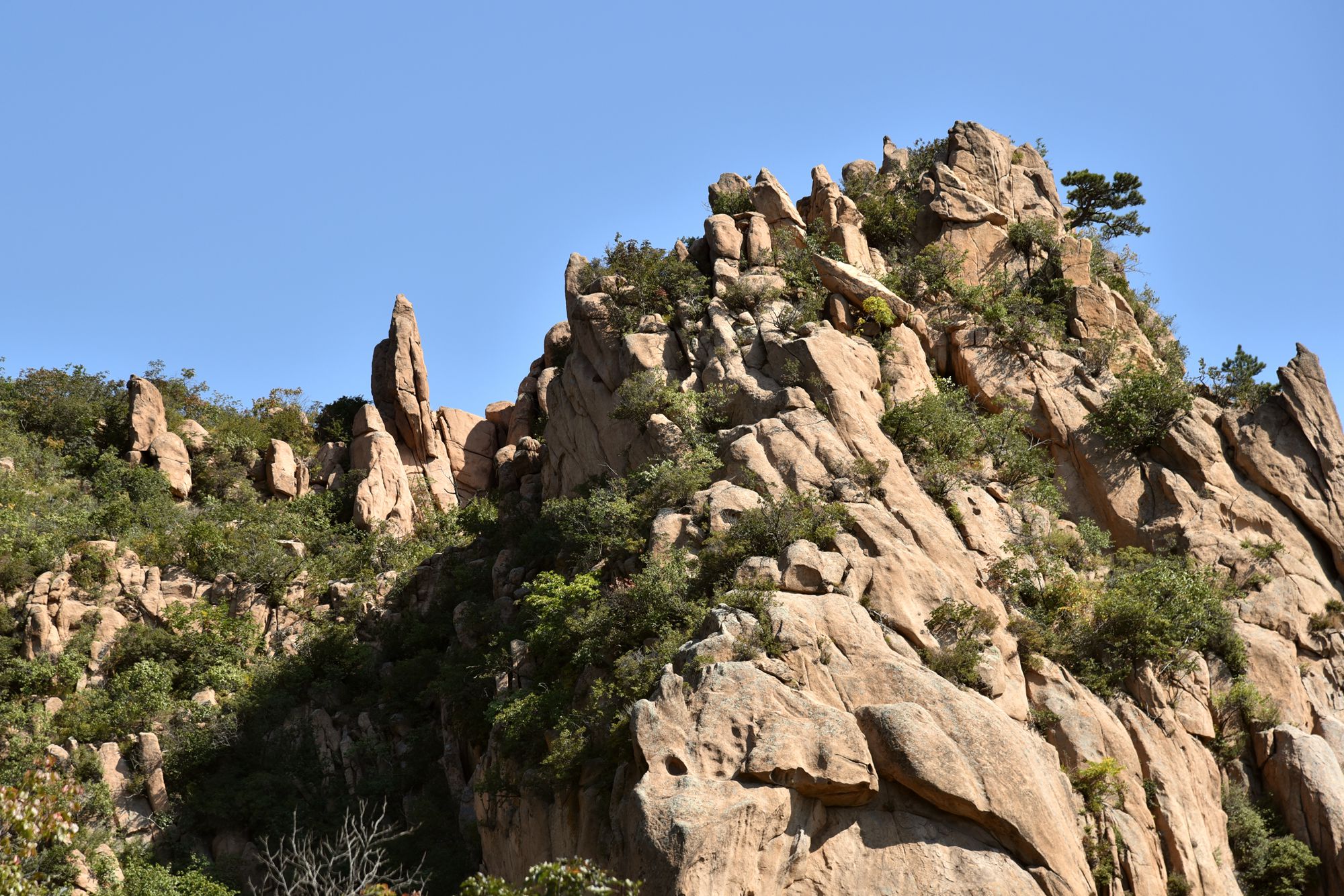 辽宁朝阳大黑山无头巨人开天眼是奇观是巧合还是天意
