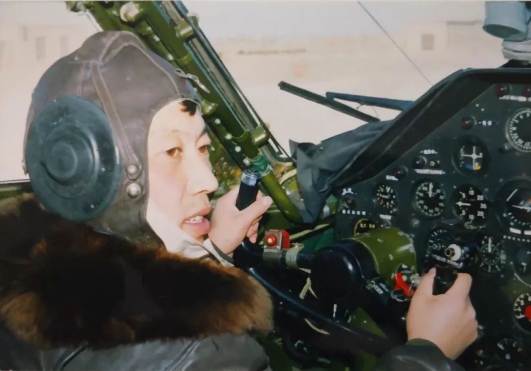 东航"网红"机长的初心_孙宏伟
