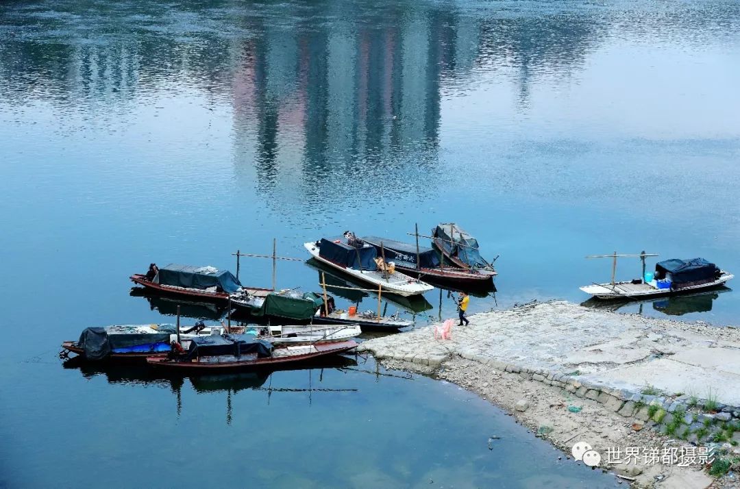 美丽冷水江欢迎你(七)辉煌70年奋进新时代_滨江公园