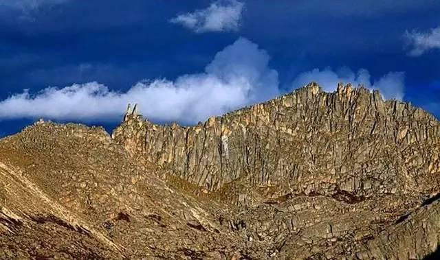 兔子山海子山自然保护区稻城△达日瓦乡香格里拉镇d3:日瓦—36km