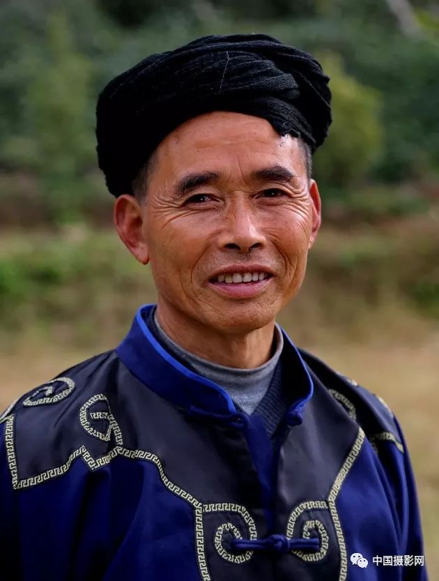 《土家族》2016年摄于湖南湘西▲《土族》2014年摄于青海互助