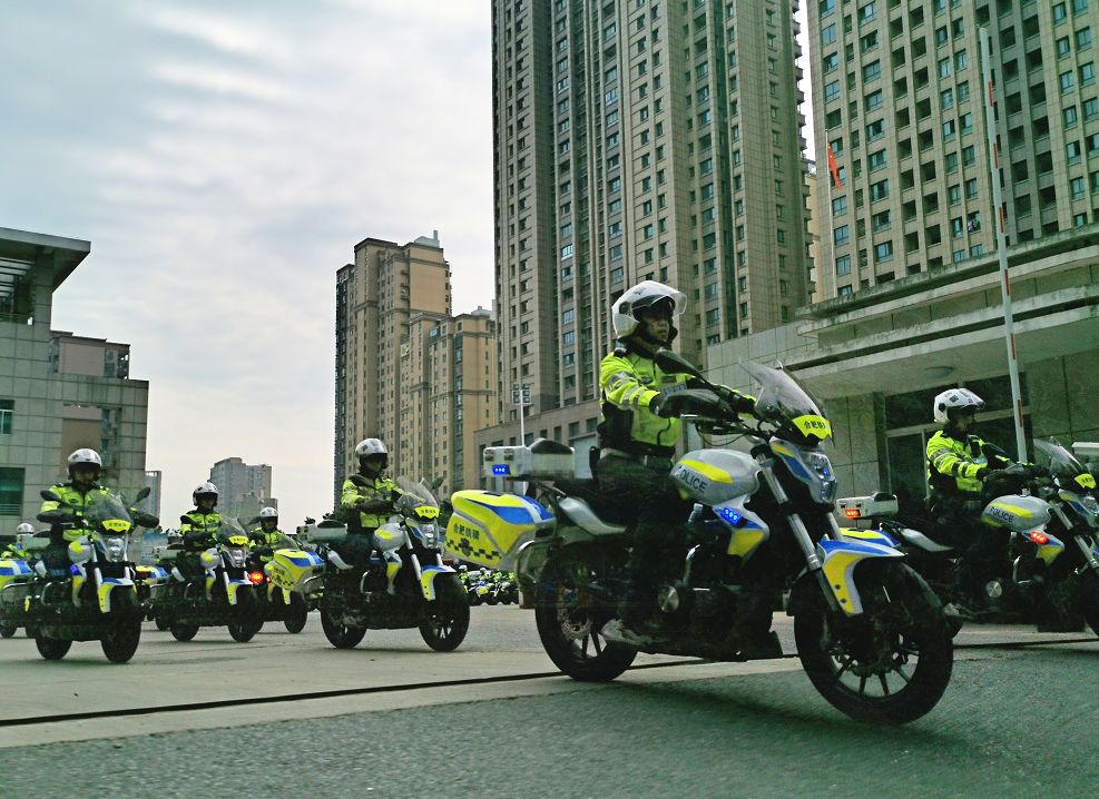 微天下400贝纳利铁骑合肥交警最新抓拍手段来了摄像头将装在