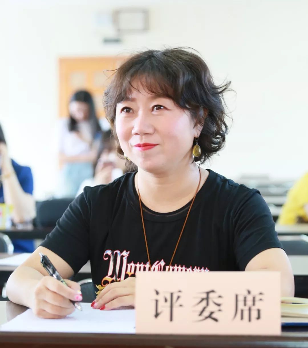 国航股份湖北分公司党群工作部部长 杜先俊大赛领导和评委主持人刘嘉