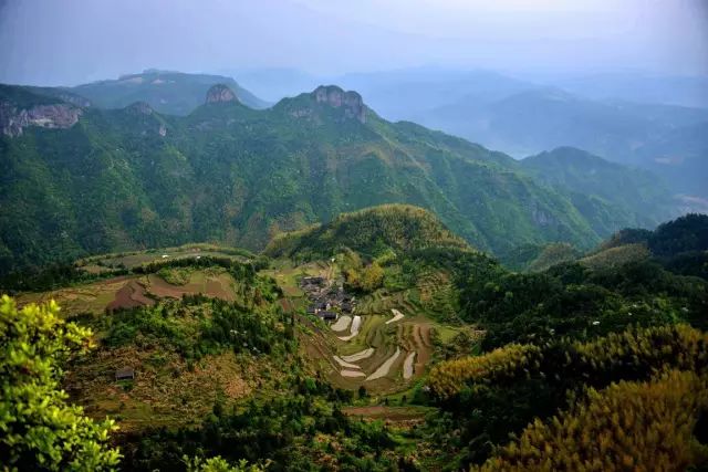 公盂與仙居的神仙居,景星巖,淡竹,十三都並例為仙居五大景區,有