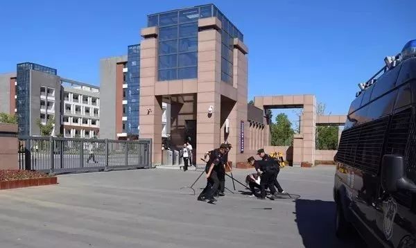 惊心动魄舒城二中开展反恐安全防范应急处置演练