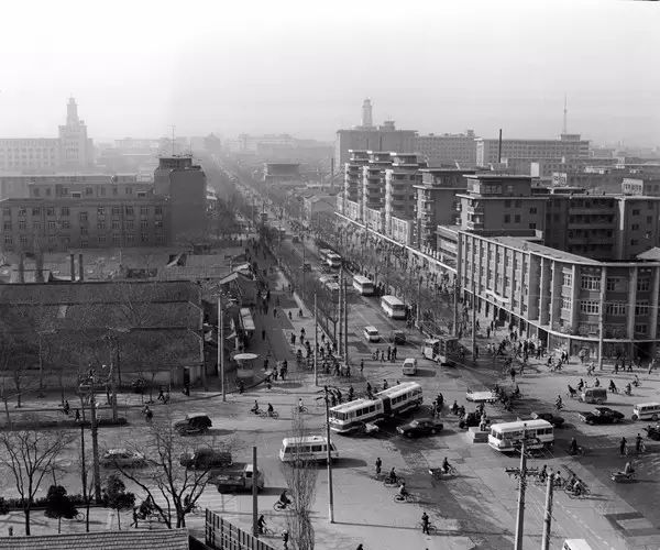 如果你知道大洋百货,你或许还知道北大街商场,这些已经消失了的百货