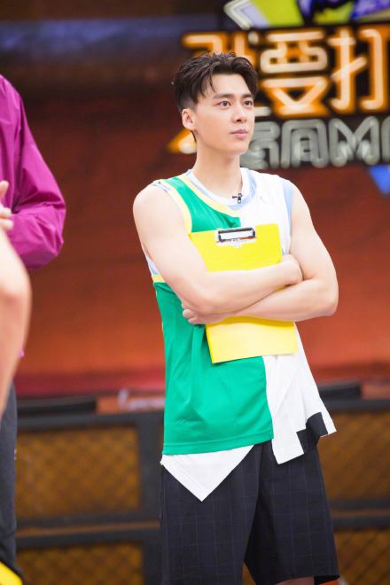 我要打篮球第六期精彩剧照分享和李领队一起疯狂比心