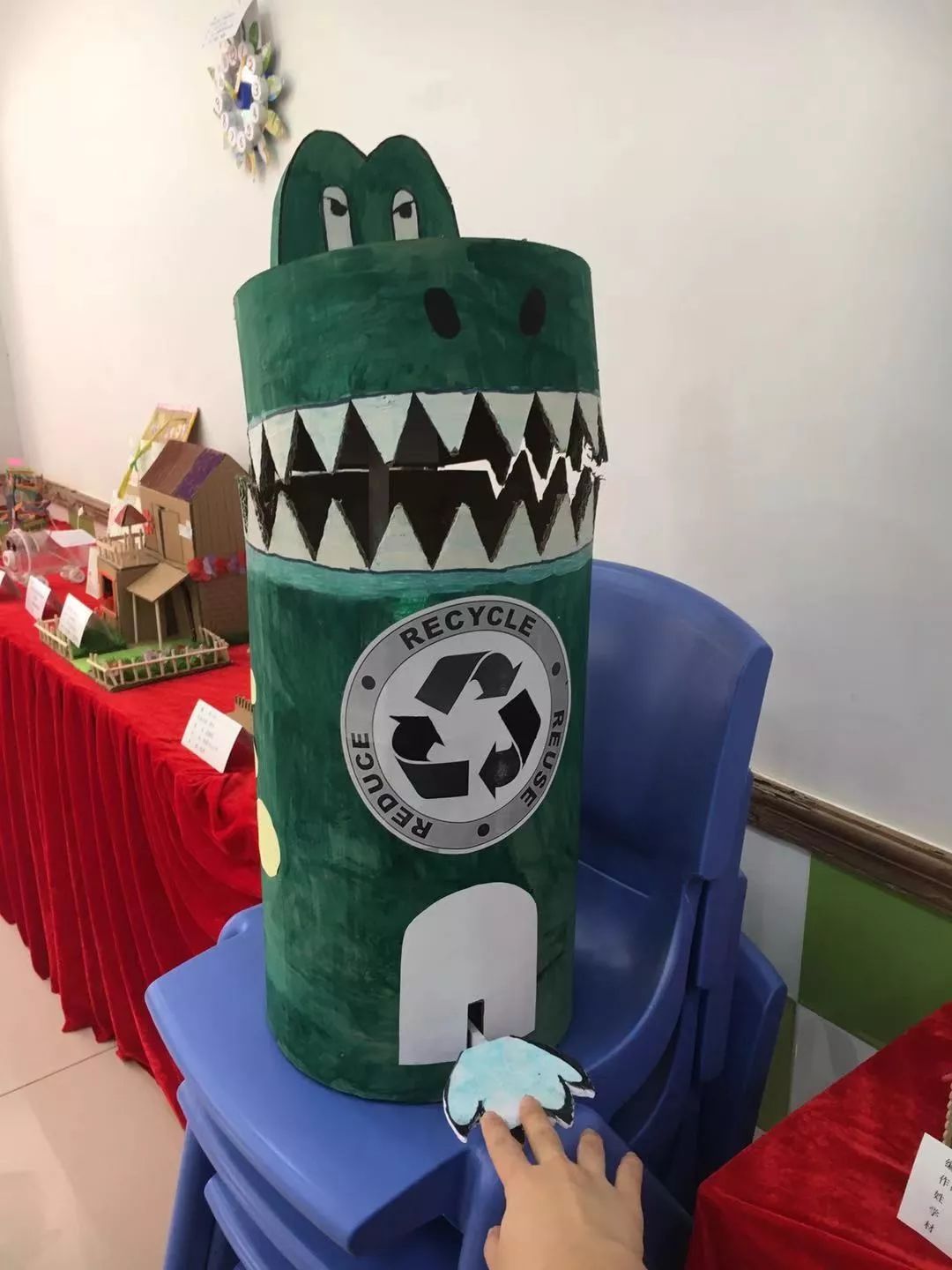 环保恐龙垃圾桶,你见过吗?