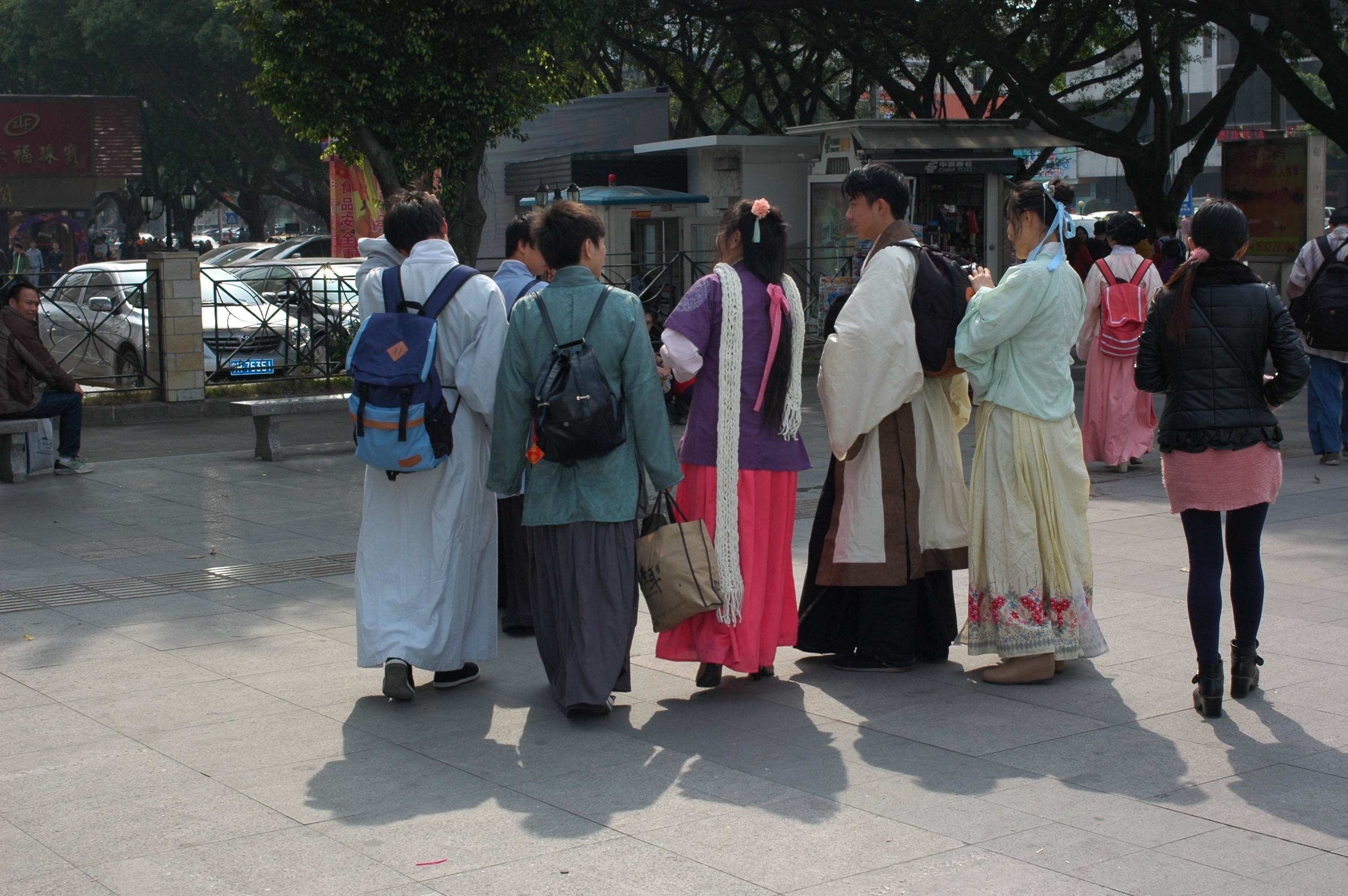 国庆穿汉服出游成新时尚这届年轻人的爱国方式你想象不到