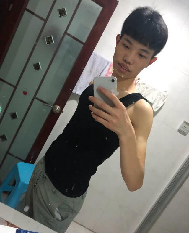 不求人遭遇史无前例的压力人气被一丑男压制人帅没用吗