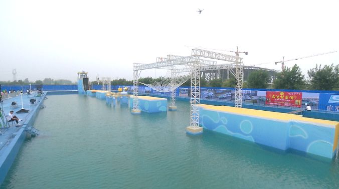 一切准备就绪2019年《快乐向前冲》赛道湛蓝的天,清澈的水,新的关卡和