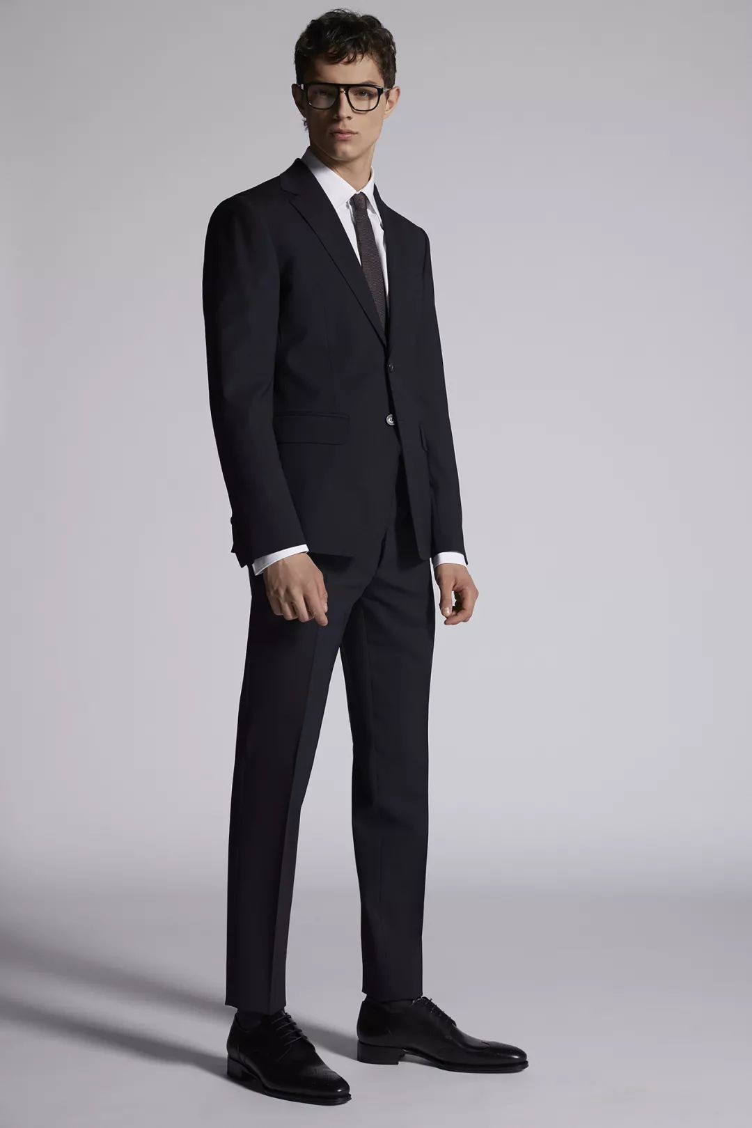 你看穿西服的李现,是你梦中新郎的样子吗?_西装