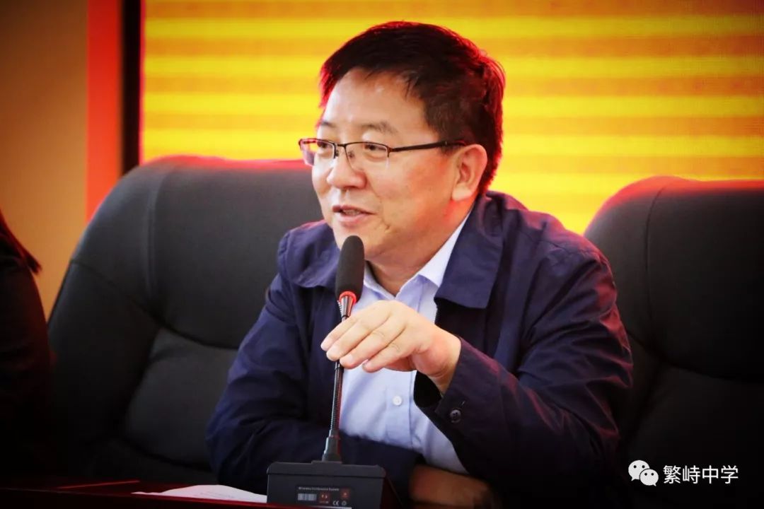 各社团指导教师代表发言校长助理郭强老师作总结讲话,对社团成员提出