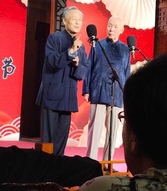演员,助阵第十届天津相声节的还有刘伟,李伯祥,戴志诚,王佩元等相声