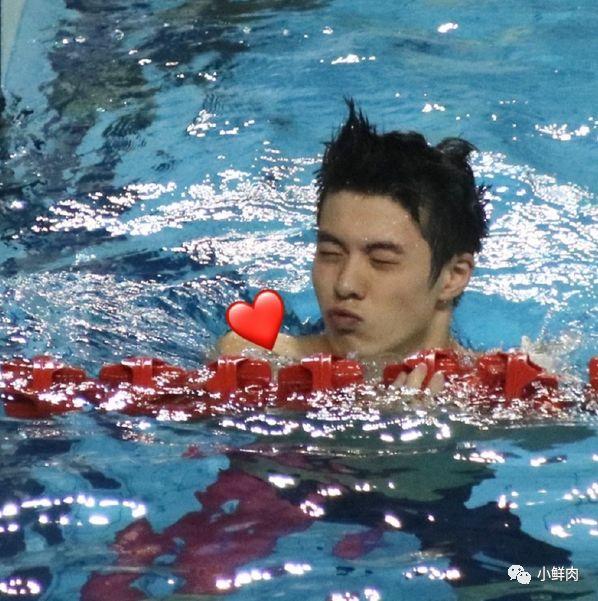 别总盯着宁泽涛孙杨,这枚00后游泳小将火了,颜值身材不输他们_张翼祥