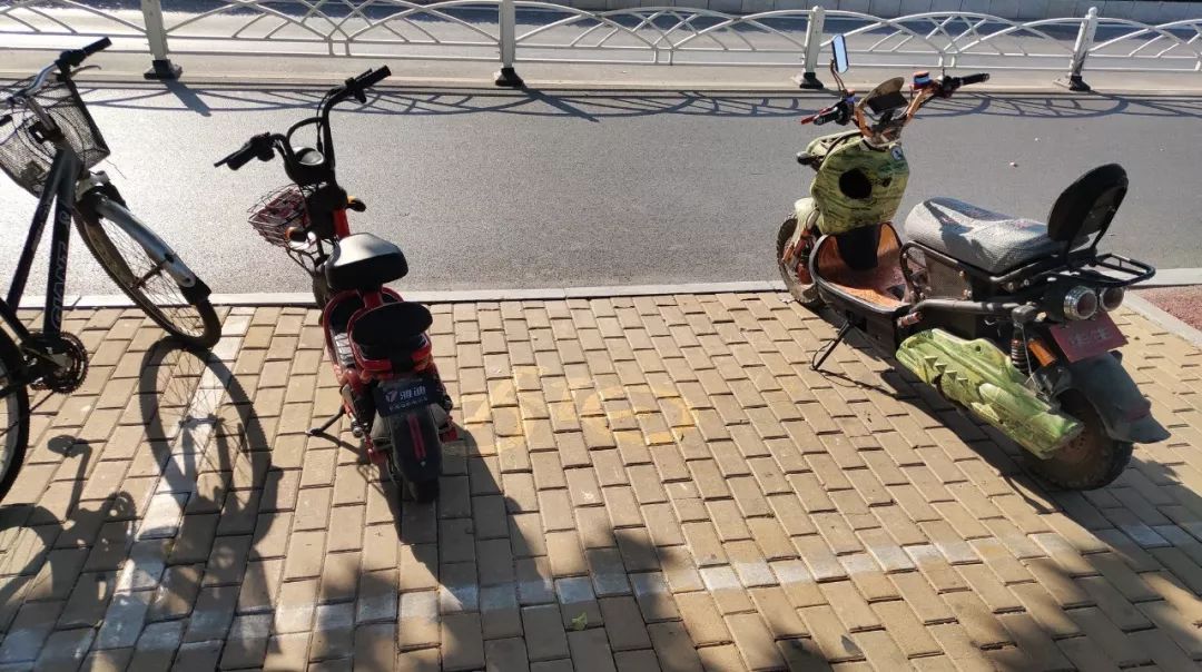 提醒拖车罚款50元安阳自行车主请注意