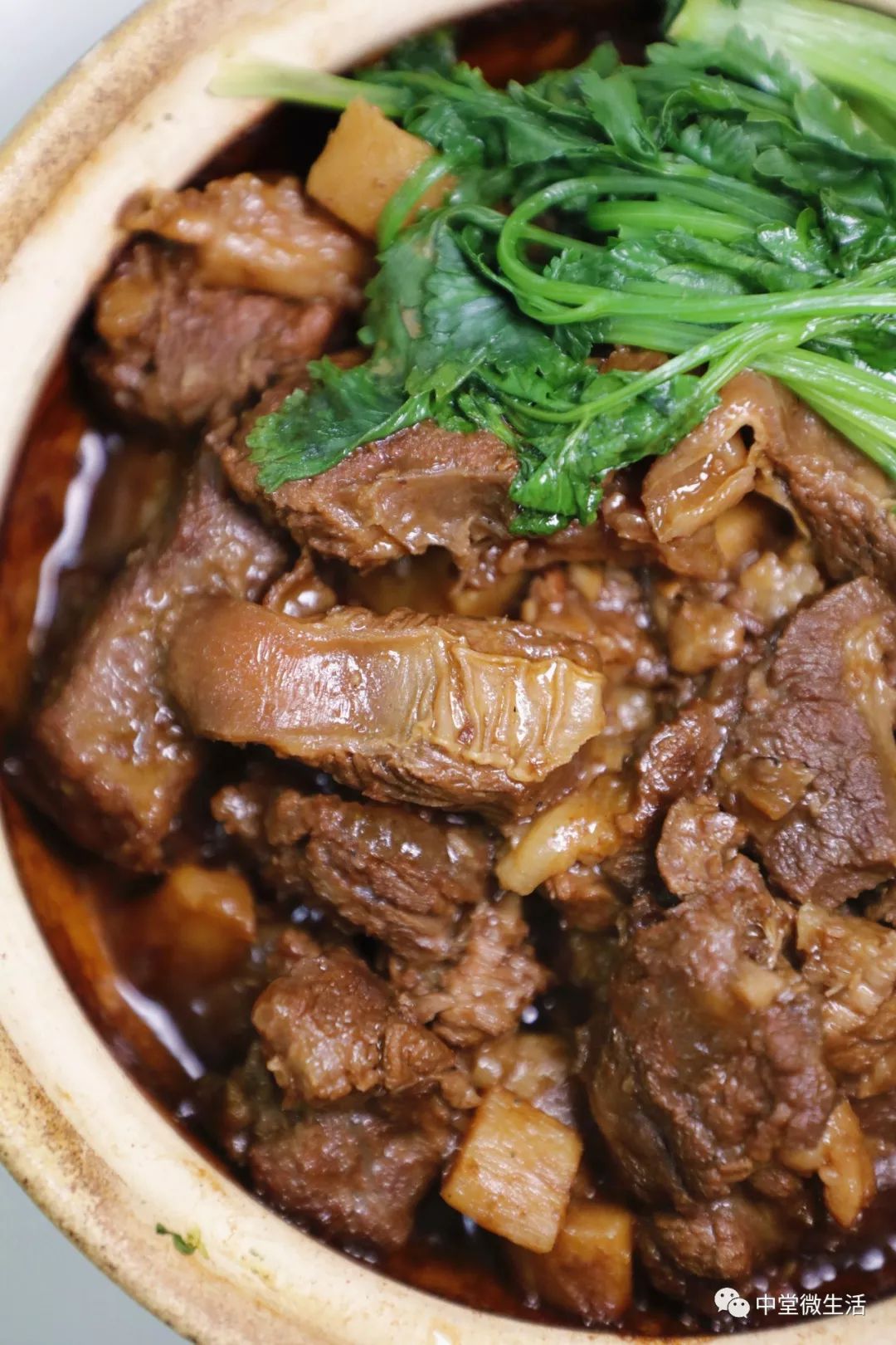 焖驴腩也是东山驴庄热sale的一道菜系!