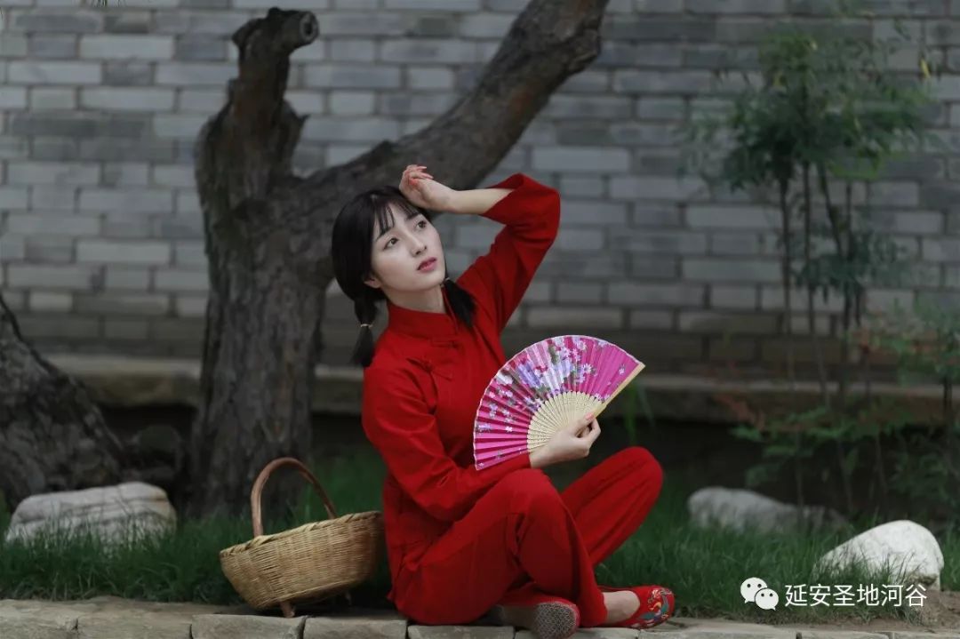 陕北女娃娃俊格旦旦的模样人人夸