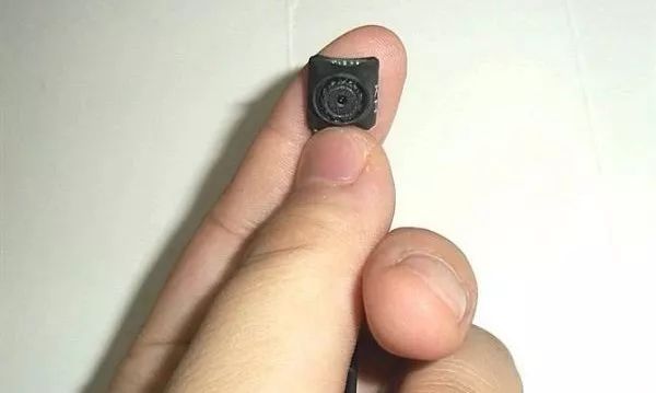 优衣库试衣间发现摄像头这几种防偷拍方法你一定要看