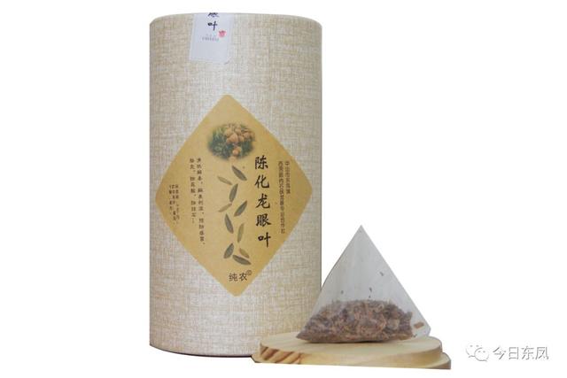 西罟步村村民素有晒龙眼叶的习惯,脆肉石硖龙眼树叶晾干后又可以做茶