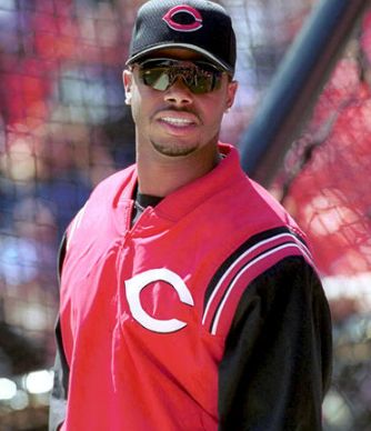 来源网络贝瑞·邦兹(barry bonds),是前美国职棒旧金山巨人队的球员