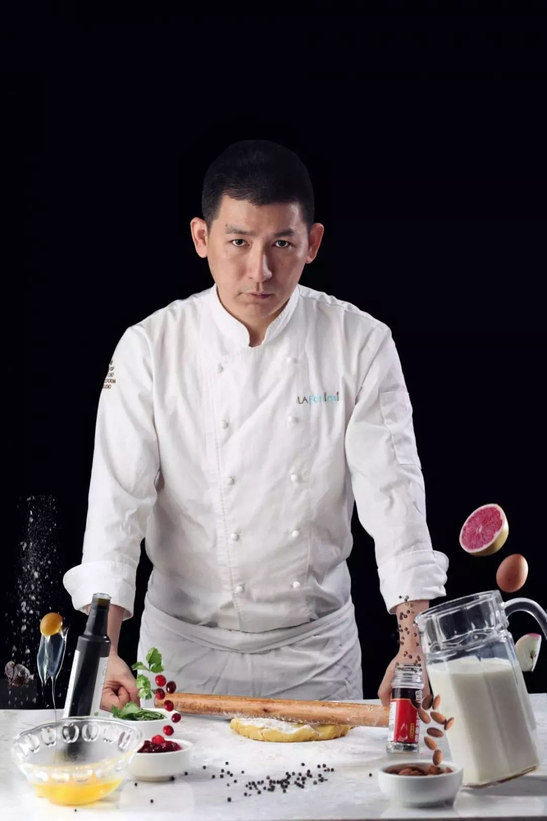 凌晨1点休息,每天只睡5个小时",和平饭店饼房厨师长钱师傅回忆起十几