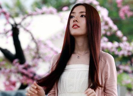 郭碧婷十年前出道旧照曝光仙气十足皮肤能掐出水