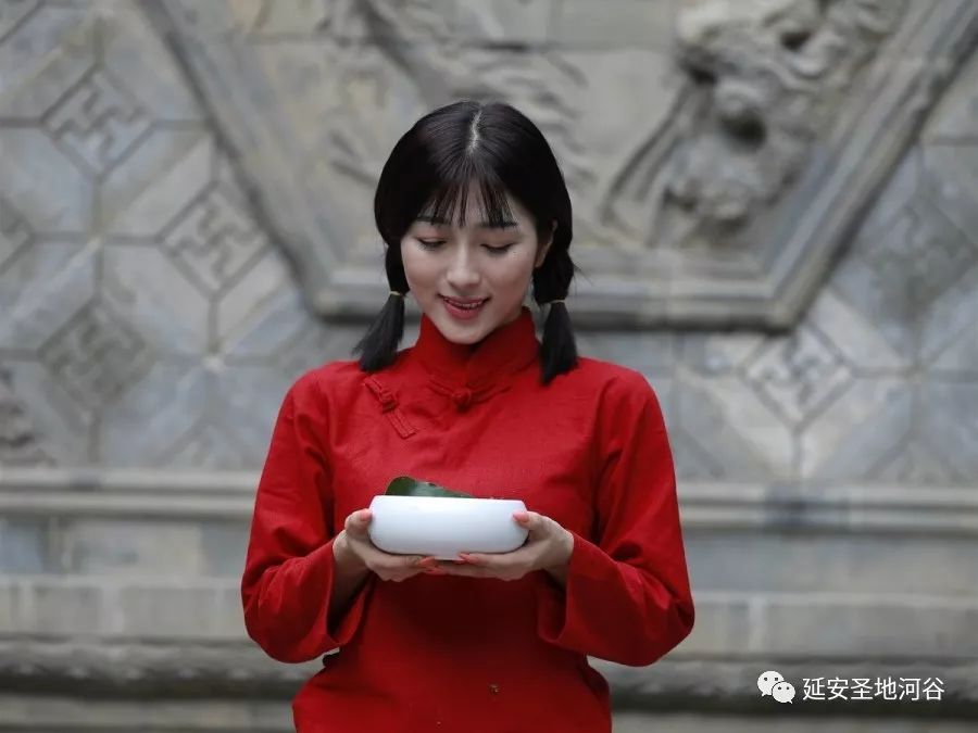 陕北女娃娃俊格旦旦的模样人人夸