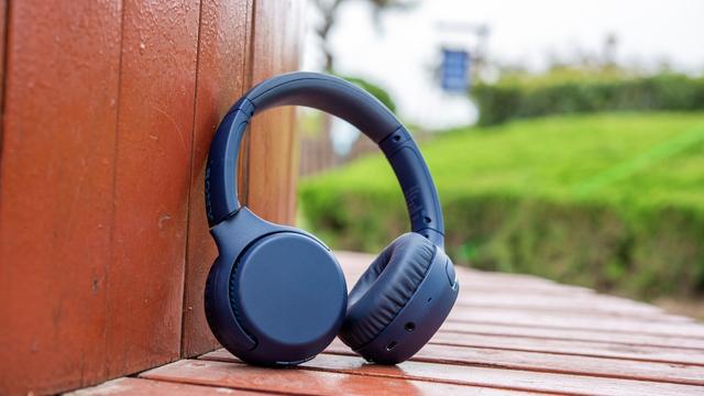 低音丰富饱满的入门头戴:索尼wh-xb700蓝牙头戴耳机