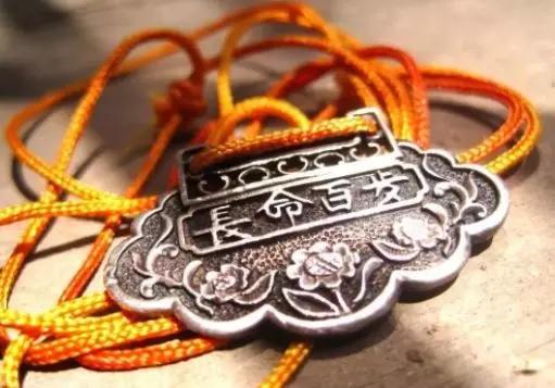 孩子真不能“戴”金銀首飾？戴了會怎么樣？