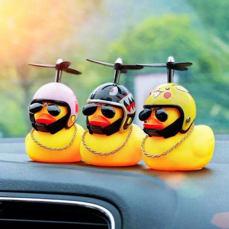 芜湖车载小黄鸭风靡安全问题不容忽视