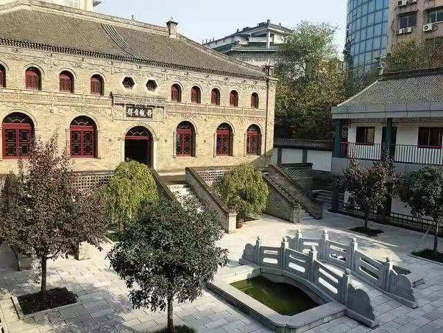 朱文杰:南院门的亮宝楼(节选)_西安