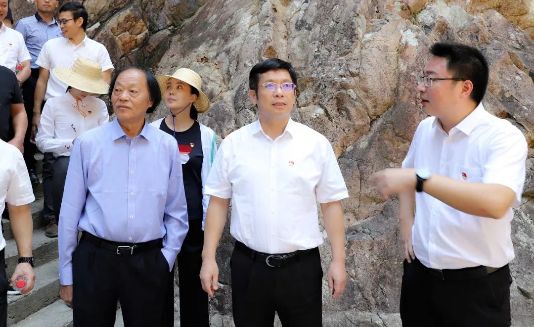 区委常委,组织部部长龚维灿参加.