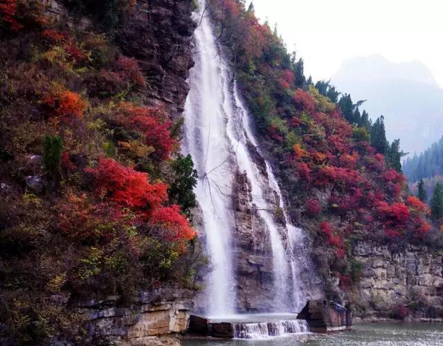 黃花溪旁最美古村聖峪口村