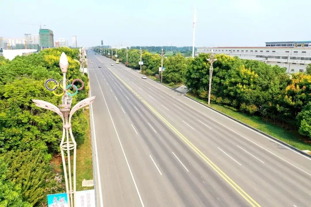 图片来源网络和昌升路一样,当前,我市城区部分道路出现人行地砖老化