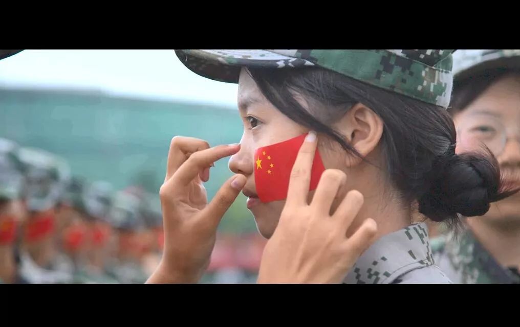 山东高校向祖国告白歌声响起看青岛黄海学院新生的告白style