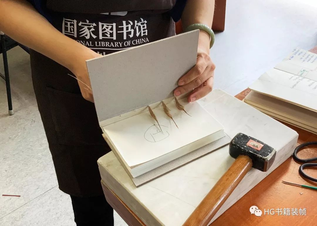 一本手工精装书的诞生记2019国家图书馆欧洲古典装帧课程