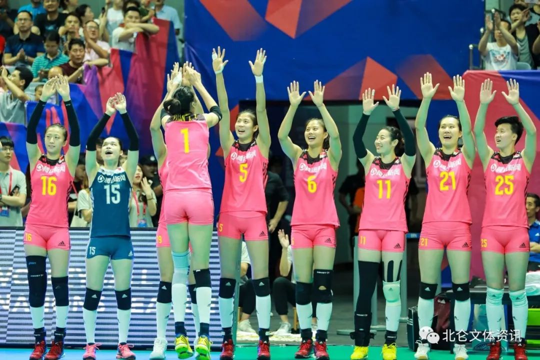 女排姑娘们发挥出色,以3比0的大比分轻取对手,收获世界杯8连胜!