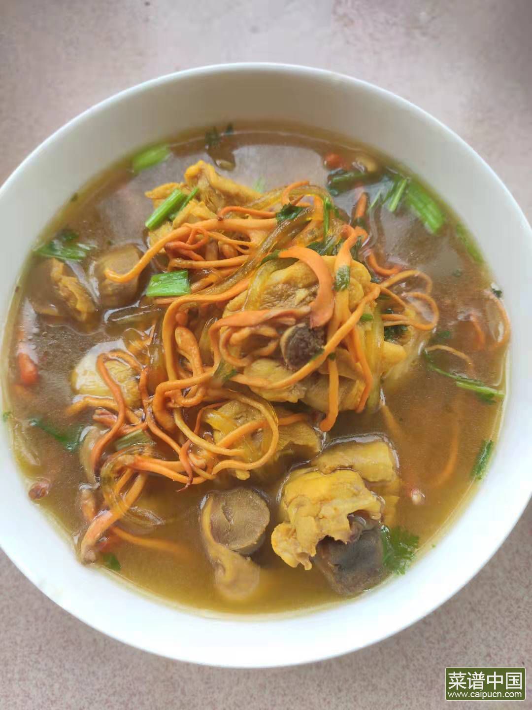滋补虫草花炖鸡块的做法步骤