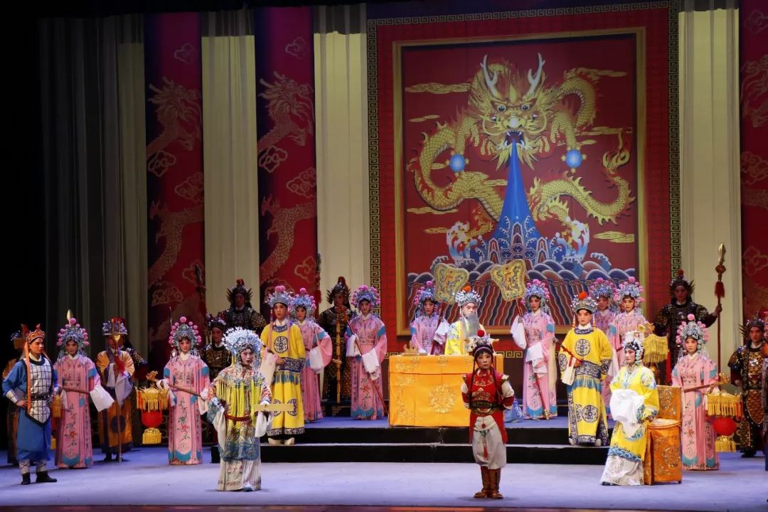 漯河市豫剧团中原文化大舞台演出精彩惠市民