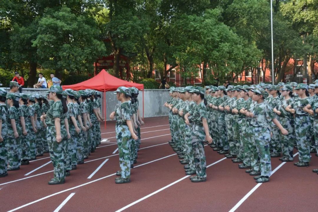 軍訓特輯一七月的風八月的雨九月的軍訓和認真的你