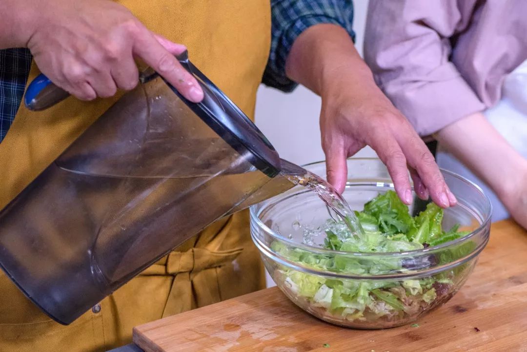 詹姆士的廚房用豆瓣醬做壽司竟然好吃到一口一個停不下來